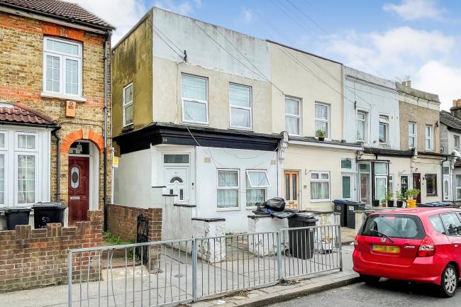 55A Dennett Road, Croydon, Surrey, CR0 3JD
 5