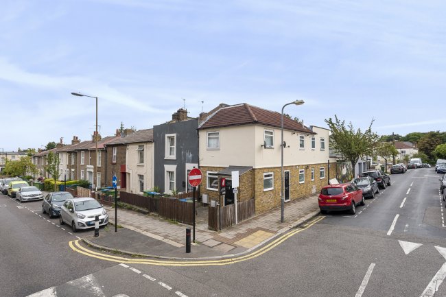 Ground Floor Flat, 38 Bloomfield Road, Plumstead London, SE18 7JH
 1