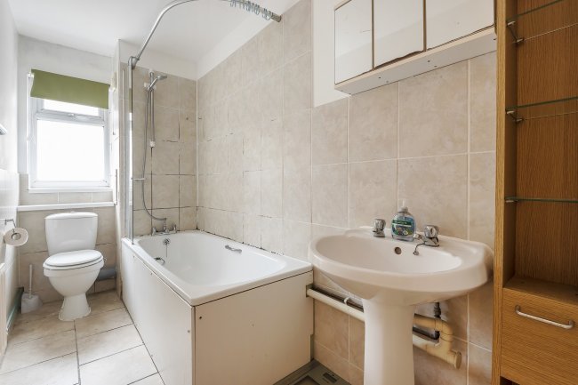 Ground Floor Flat, 38 Bloomfield Road, Plumstead London, SE18 7JH
 1