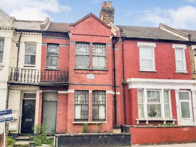33 Trinity Road, Tooting, London, SW17 7SD
 9