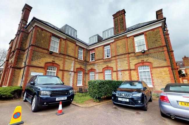 Flat 8, Regan Lodge, 84 Pennington Drive, Winchmore Hill, London N21 1TP 5