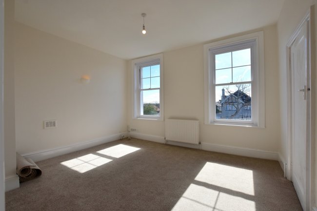 Flat 7, 23 Avenue South, Surbiton, Surrey KT5 8PJ
 7