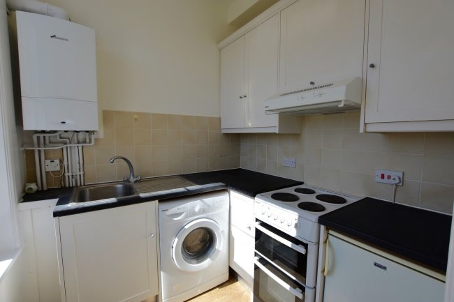 Flat 7, 23 Avenue South, Surbiton, Surrey KT5 8PJ
 7