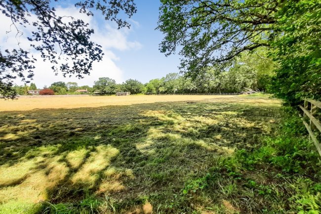 Land on the east side of Nuthurst Street, Nuthurst, Horsham, RH13 6RG  5