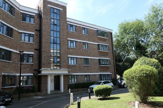 22 Victoria Court, Kingsbridge Avenue, Acton, London W3 9AH 4