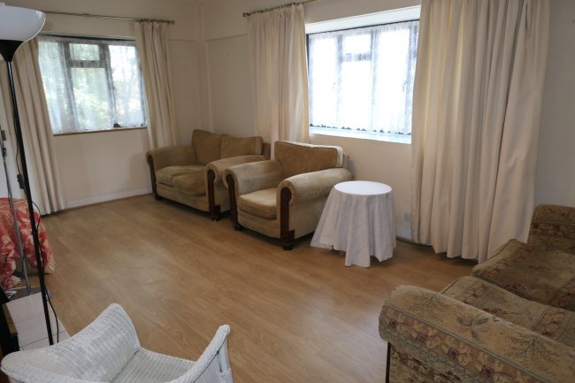 22 Victoria Court, Kingsbridge Avenue, Acton, London W3 9AH 4