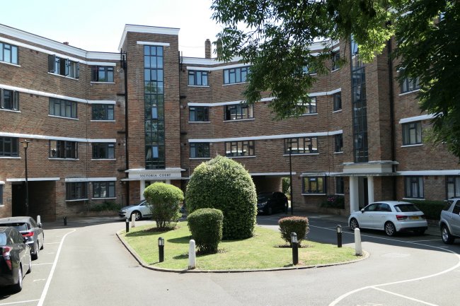 22 Victoria Court, Kingsbridge Avenue, Acton, London W3 9AH 4