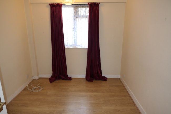 22 Victoria Court, Kingsbridge Avenue, Acton, London W3 9AH 4