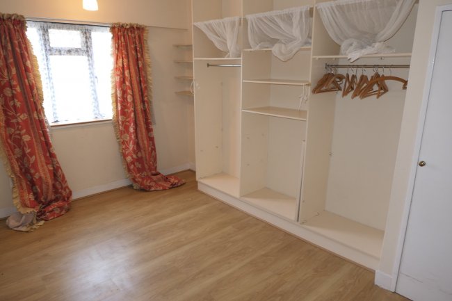 22 Victoria Court, Kingsbridge Avenue, Acton, London W3 9AH 4