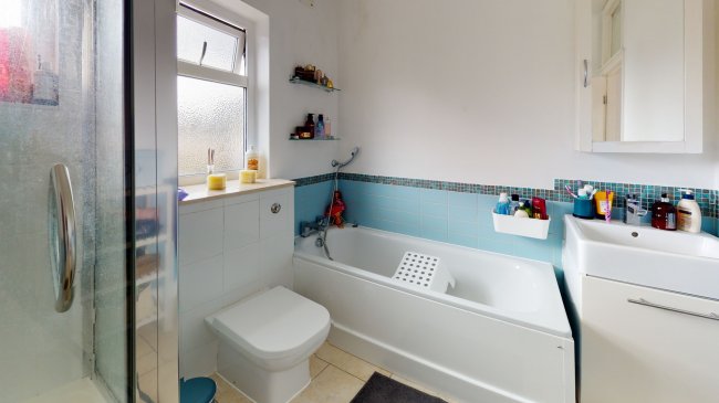 43 Henry Road, Barnet, Herefordshire EN4 8BG 5