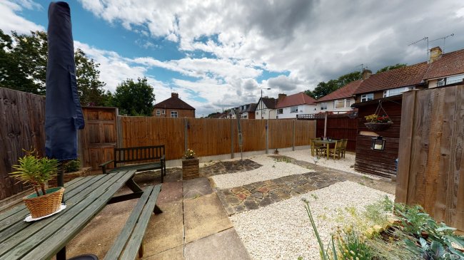 43 Henry Road, Barnet, Herefordshire EN4 8BG 5