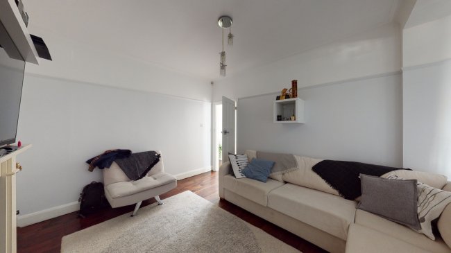 43 Henry Road, Barnet, Herefordshire EN4 8BG 5