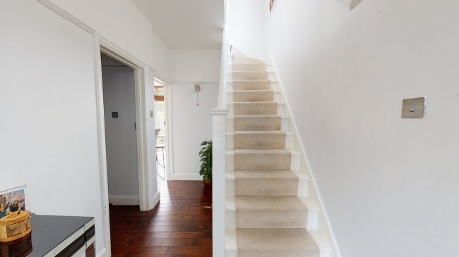 43 Henry Road, Barnet, Herefordshire EN4 8BG 5