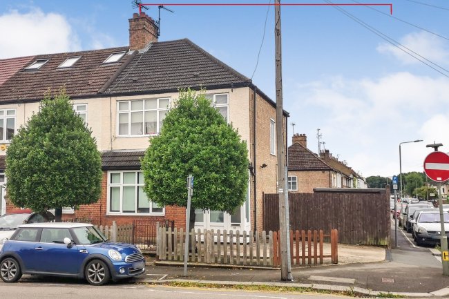 43 Henry Road, Barnet, Herefordshire EN4 8BG 5