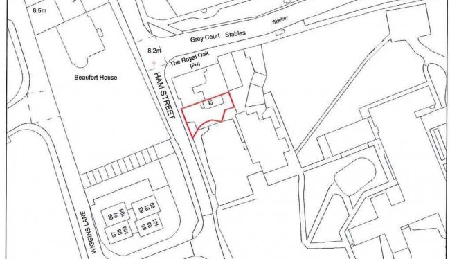 Grove Cottage, 52 Ham Street,  
Richmond TW10 7HT 7