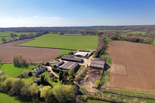 Owletts Farm, Thornhill Road, Ashurst Wood, West Sussex RH19 3SL 6