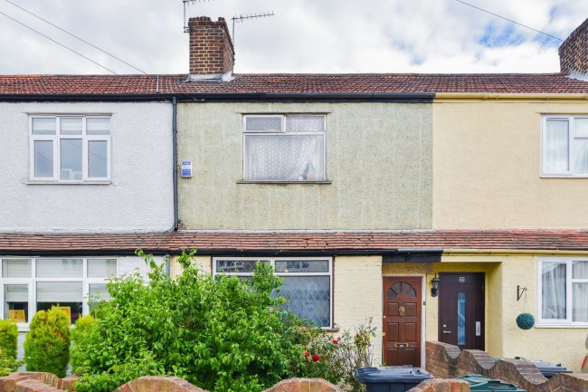 6 Finchley Close, Dartford, Kent DA1 1XR 7