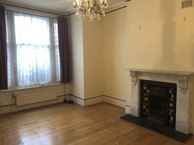 7 Balmuir Gardens, Putney, London SW15 6NG 7