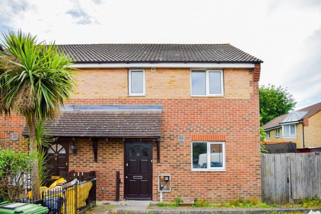 21 Batley Close, Mitcham, Surrey CR4 4AY 9