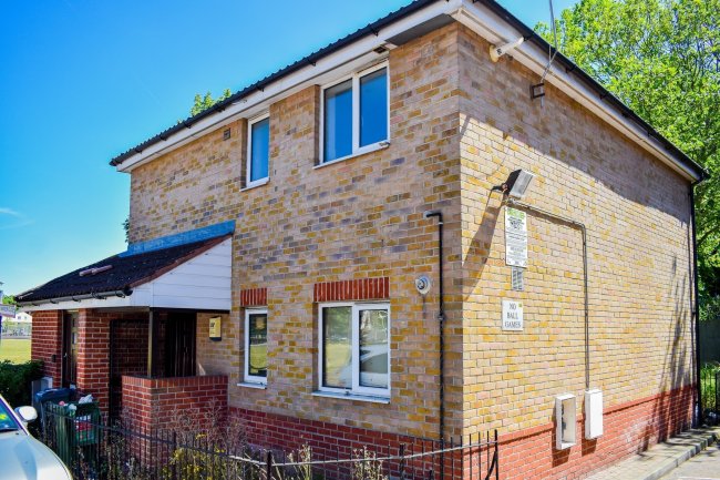 2 Mansion Close, Cowley Road, Stockwell, London SW9 8QJ 8