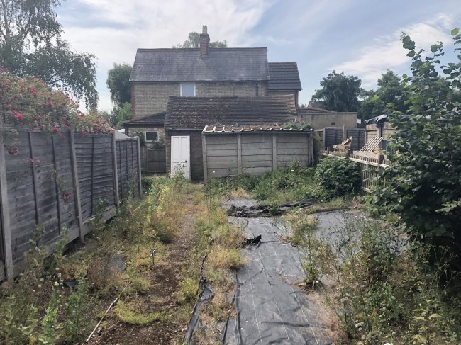 17 Rye Road, Hoddesdon, Hertfordshire EN11 0JD
 10