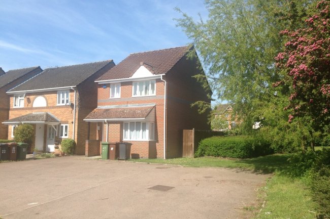 Land adjacent to Pinewood Drive, Potters Bar, EN6 2BE 3