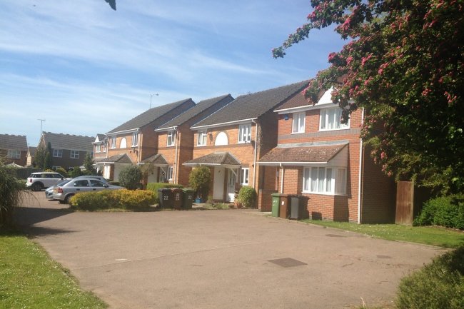 Land adjacent to Pinewood Drive, Potters Bar, EN6 2BE 3