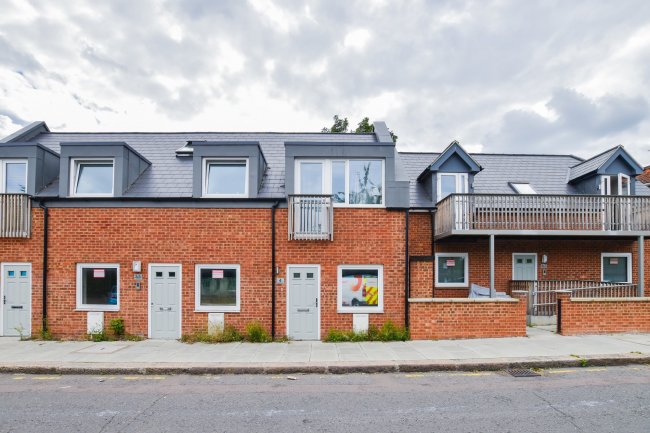 6 Buckingham Court, Buckingham Road, Ilford, Essex, IG1 1FB 2