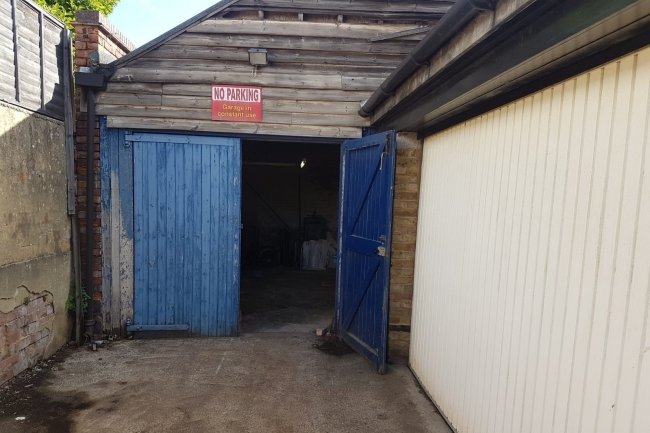 Workshop Unit rear of 15 Mill Lane, Carshalton, Surrey, SM5 2JY 1