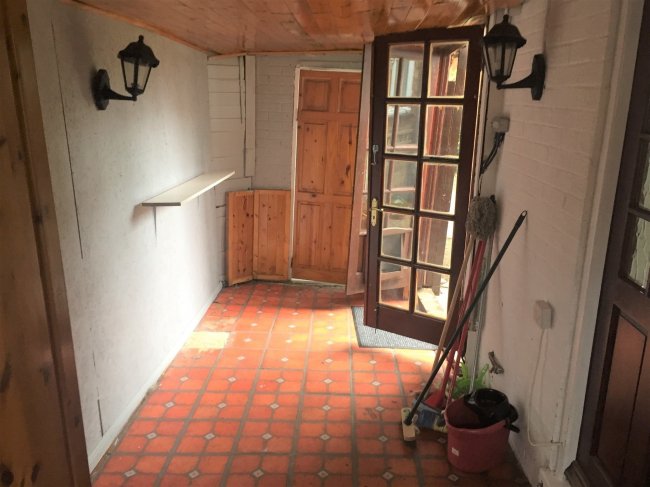 156 Kings Drive, Edgware, Middlesex, HA8 8EQ 5