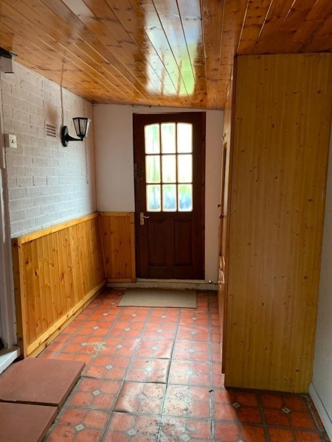 156 Kings Drive, Edgware, Middlesex, HA8 8EQ 5