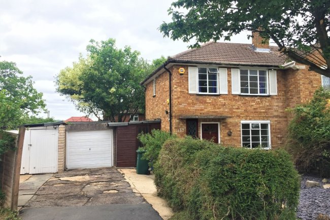 156 Kings Drive, Edgware, Middlesex, HA8 8EQ 5
