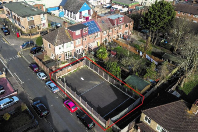 Land rear of  43 Henry Road, Barnet, Herefordshire EN4 8BG 6