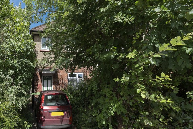 68, The Crescent, Epsom, Surrey, KT18 7LL 1