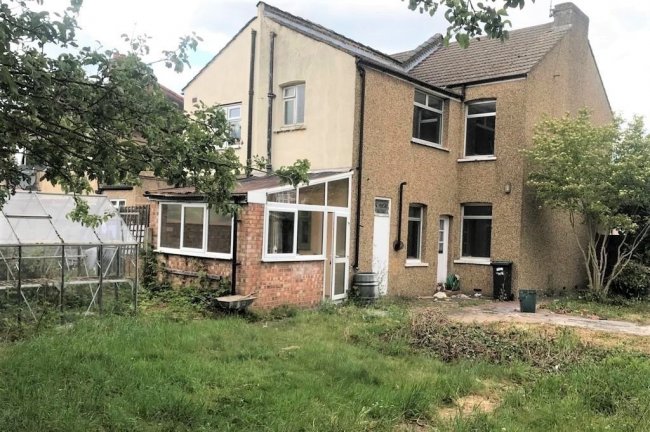 16 Catherine Road, Enfield, EN3 6DE 8