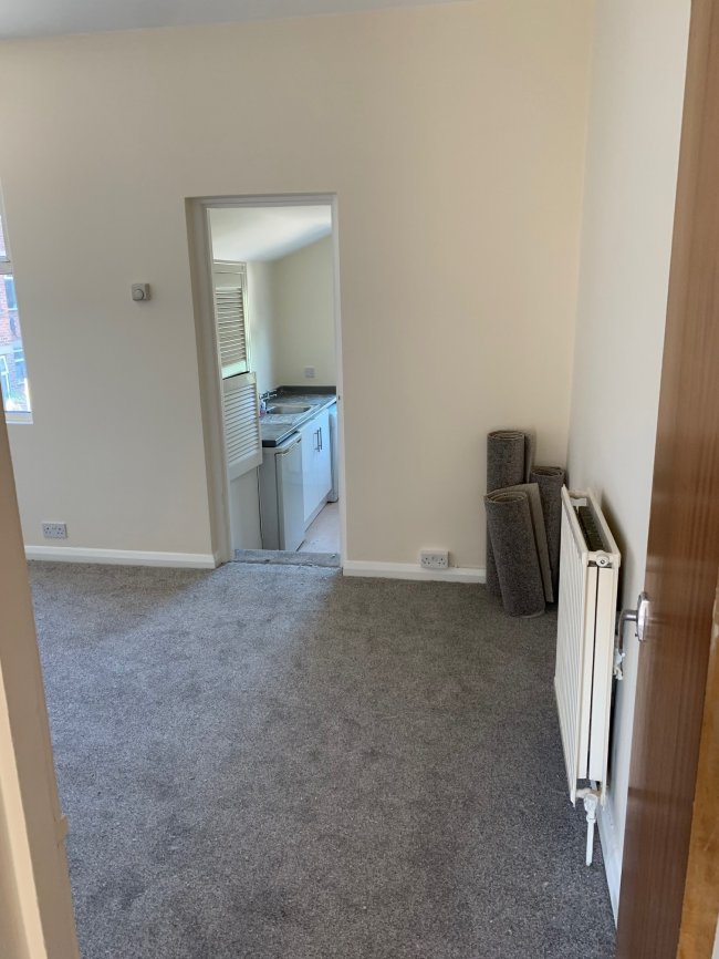 31 West Street, Carshalton, Surrey SM5 2PT 3