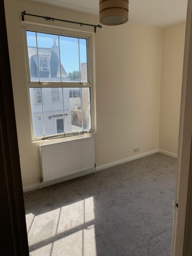 31 West Street, Carshalton, Surrey SM5 2PT 3