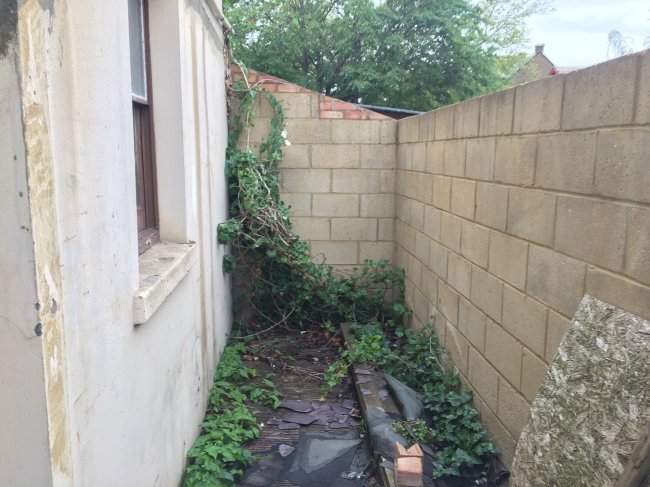 Mews Building r/o 110 Ewell Road, Surbiton, Surrey KT6 6HA 4