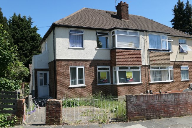 45 Stainton Road, Enfield, Middlesex EN3 5JP 2