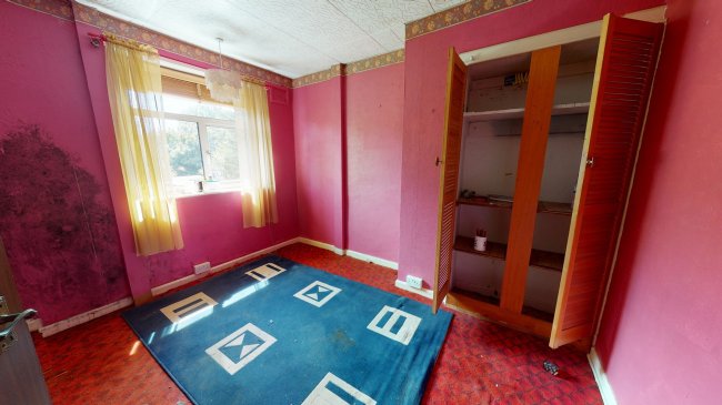 60 Dryfield Road, Edgware Middlesex HA8 9JT 1