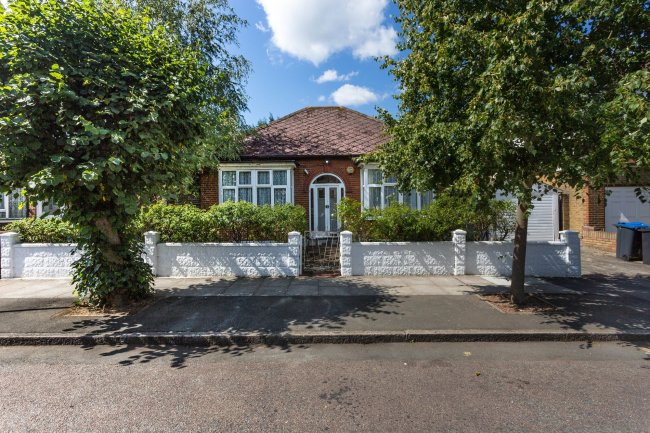 21 Rural Way, Streatham, London SW16 6PF 2