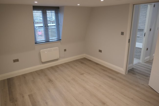 3 Alexander Charles House, Station Passage, off George Lane, South Woodford, London E18 1JL
 4