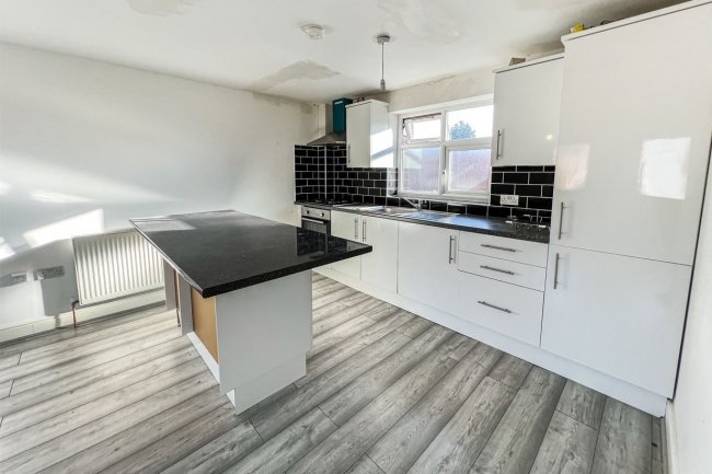 Flat 4, Harrison House, 211 Westwood Road, Ilford, Essex IG3 8SE 10