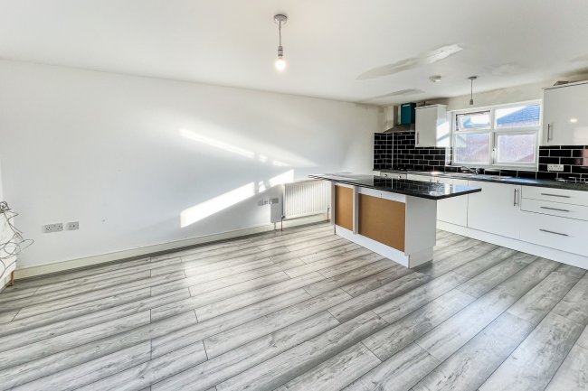 Flat 4, Harrison House, 211 Westwood Road, Ilford, Essex IG3 8SE 10