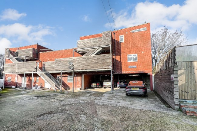 Flat 4, Harrison House, 211 Westwood Road, Ilford, Essex IG3 8SE 10