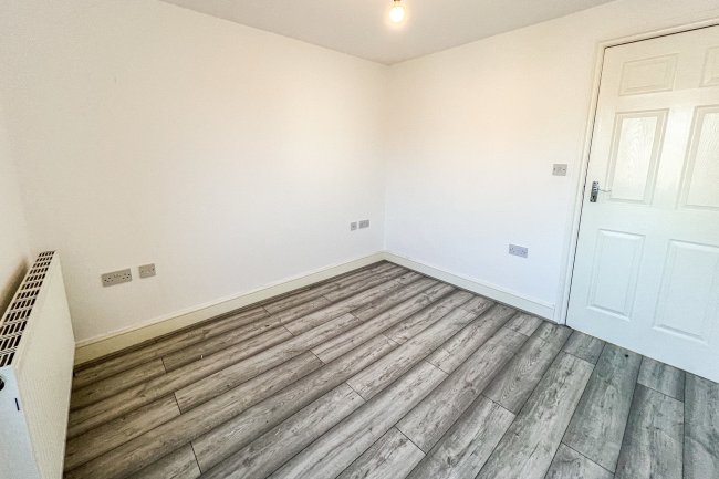 Flat 4, Harrison House, 211 Westwood Road, Ilford, Essex IG3 8SE 10