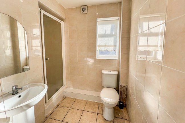 Flat 4, Harrison House, 211 Westwood Road, Ilford, Essex IG3 8SE 10