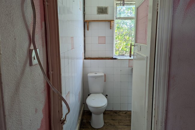 8 Harwood Avenue, Mitcham, Surrey, CR4 3AS 3