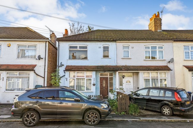 8 Harwood Avenue, Mitcham, Surrey, CR4 3AS 3