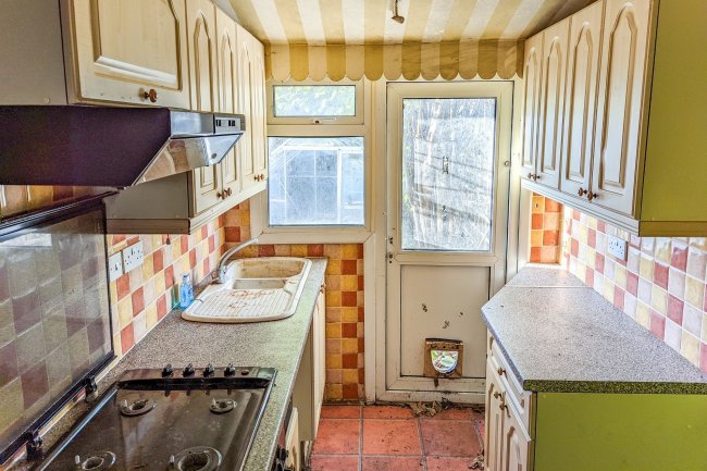 8 Harwood Avenue, Mitcham, Surrey, CR4 3AS 3